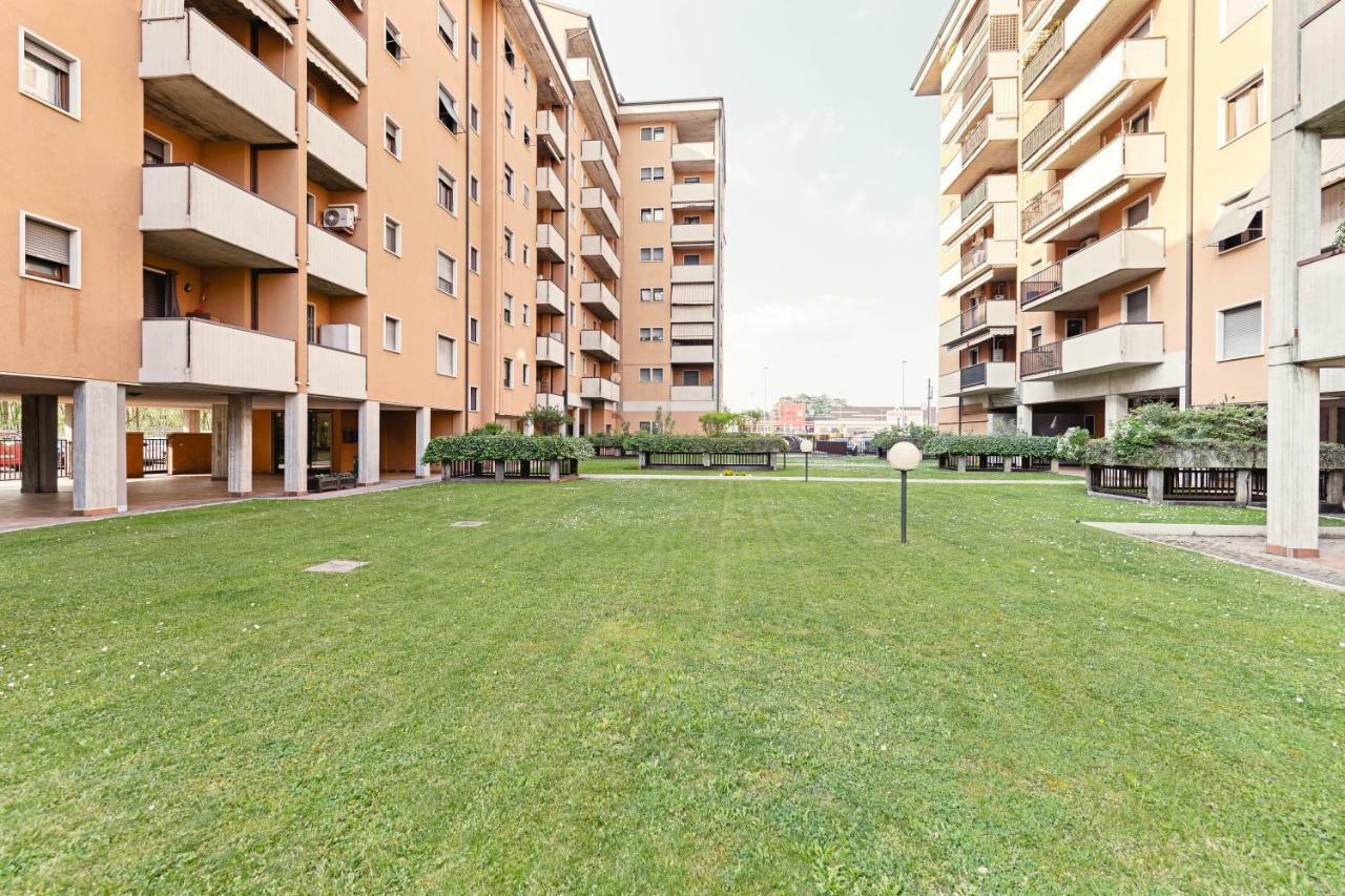 ヴェローナColourful Flat Borgo Romaアパートメント エクステリア 写真