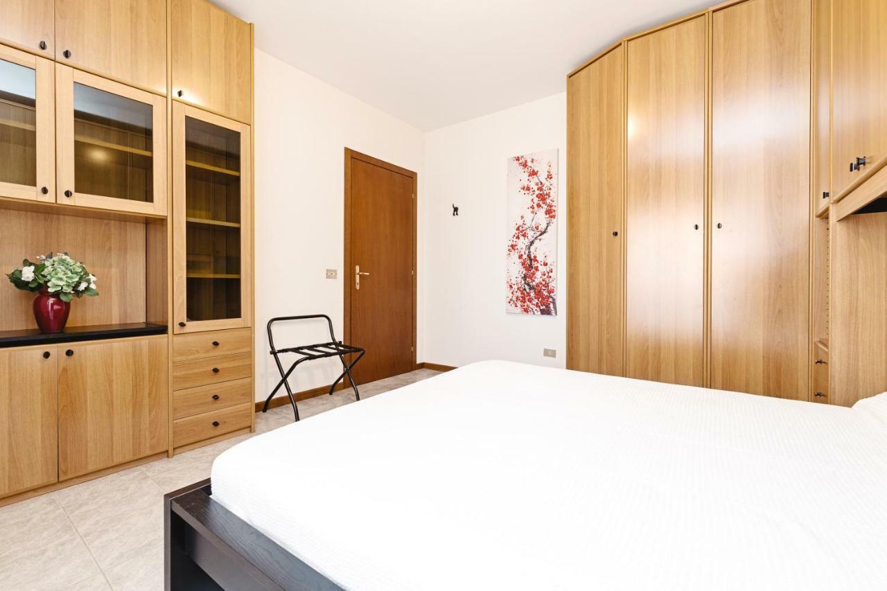 ヴェローナColourful Flat Borgo Romaアパートメント エクステリア 写真