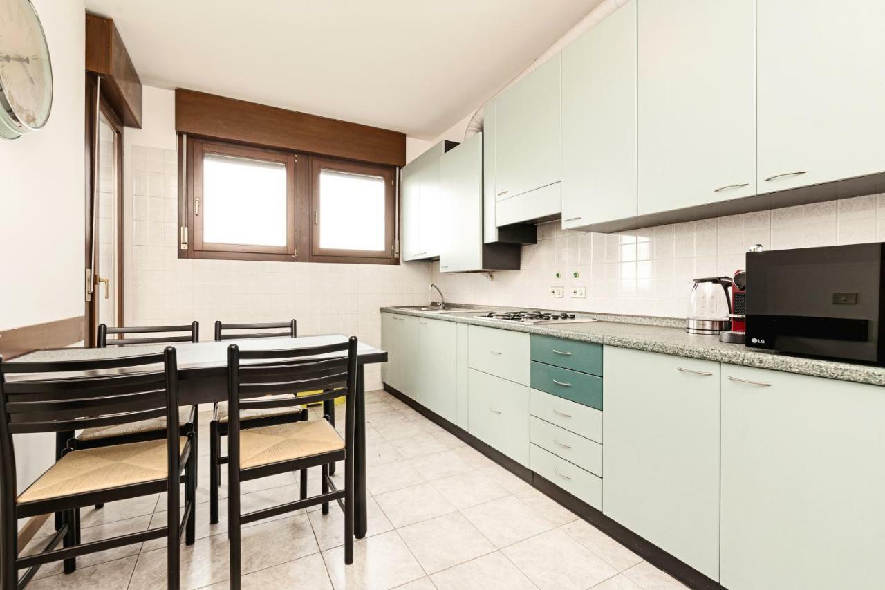 ヴェローナColourful Flat Borgo Romaアパートメント エクステリア 写真